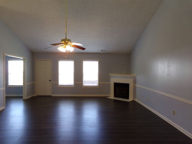 Building Photo - Charming Home in Havelock