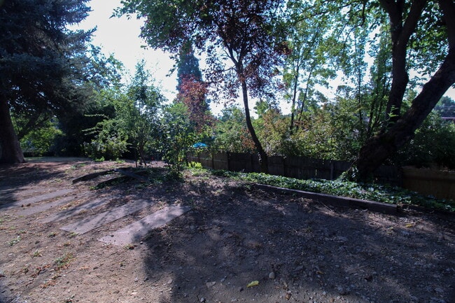 Building Photo - 2670 Fijian Way