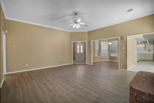 Building Photo - 3040 Flamingo Cir