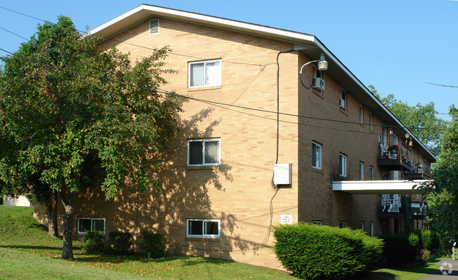 Building Photo - Dewitt View Apartments