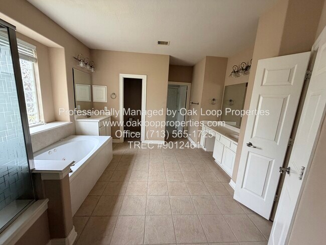 Building Photo - 2403 Galleon Point Ct