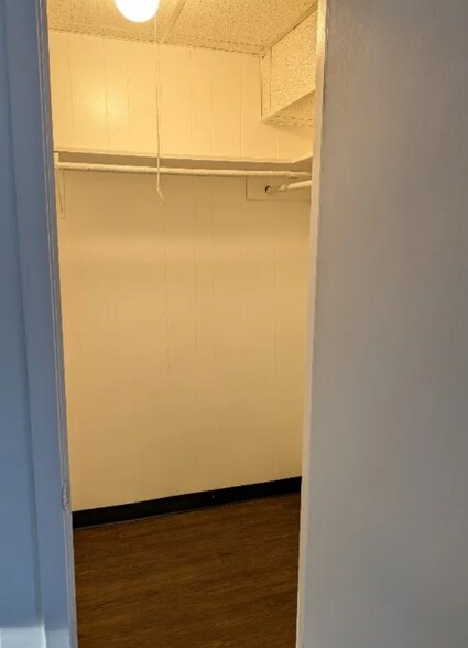 Building Photo - 103 Holland St