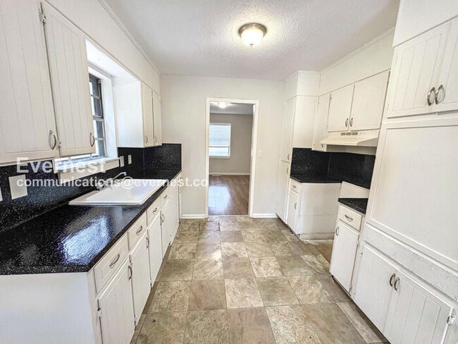 Building Photo - 434 Hillside Rd