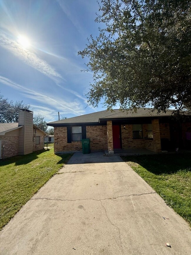 Building Photo - 1610 Indian Trail