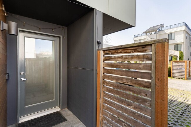 Building Photo - 3066 63rd Ave SW