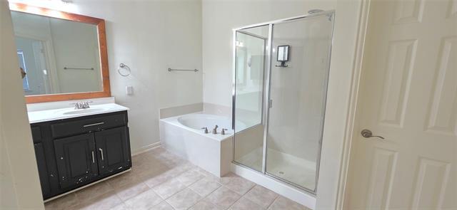 Building Photo - 2697 Lake Ridge Dr