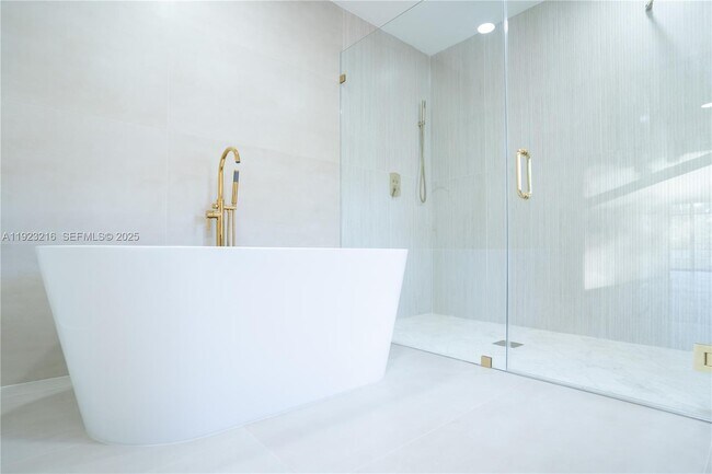 Building Photo - 16701 Bobcat Dr