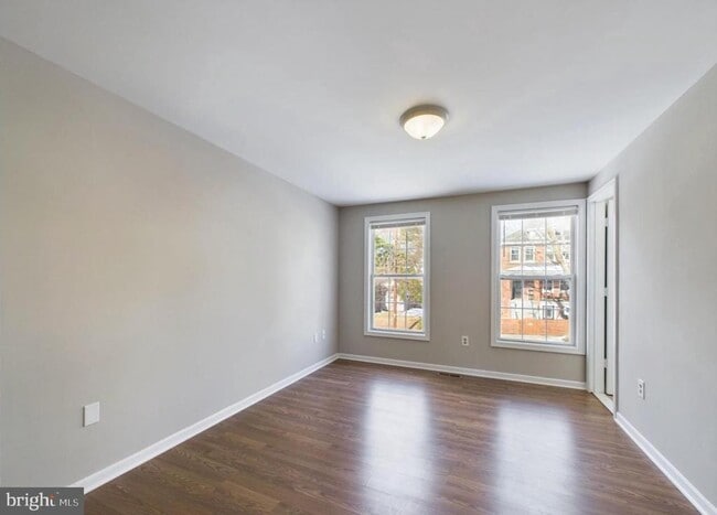 Building Photo - 4433 Hunt Pl NE