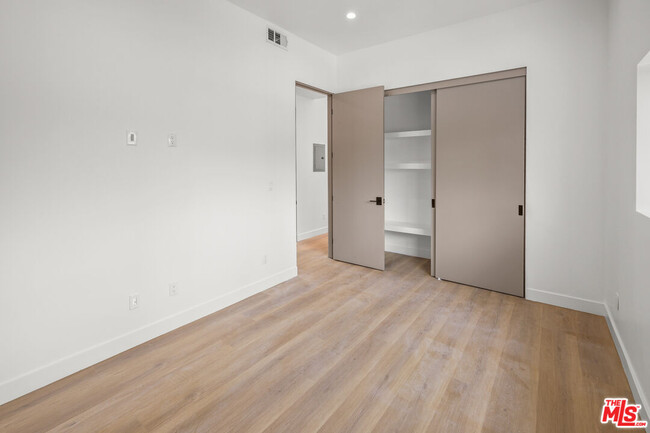 Building Photo - 11010 Hortense St