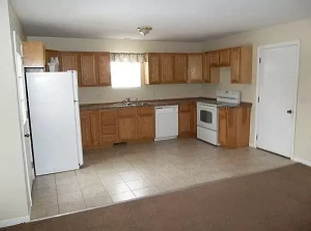 Kitchen - 108 Heidi Ct