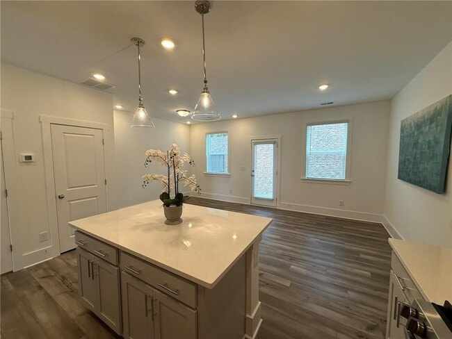 Building Photo - 1716 Gunnin Trce NW