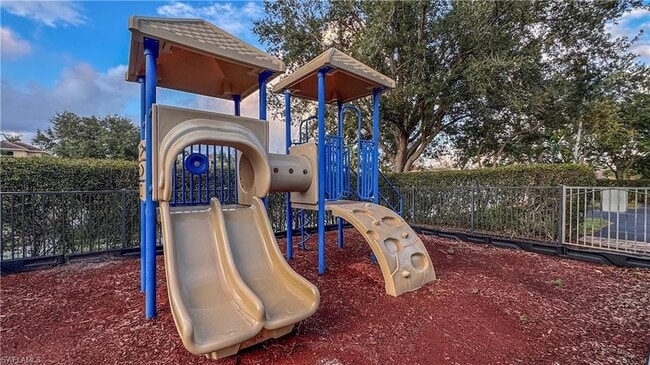 Building Photo - 10132 N Golden Elm Dr