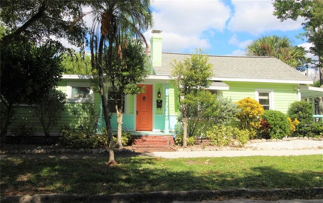 Building Photo - 1745 Oak St
