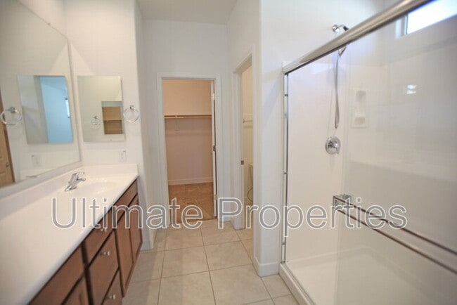 Building Photo - 10966 W Melvin St
