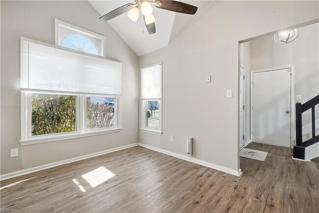 Building Photo - 1329 Thamesford Dr