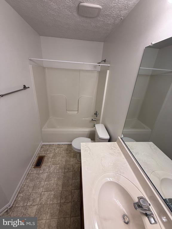 Building Photo - 10500 Boxmeer Ct