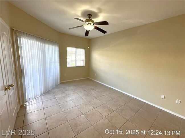 Building Photo - Fantastic Southwest first-floor unit in a ...