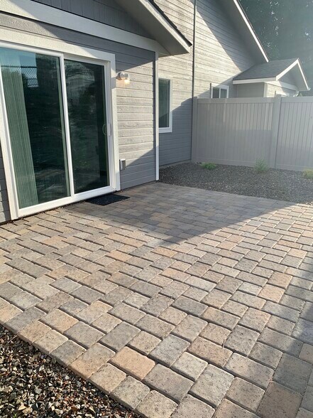 Paver patio off master - 1603 W Mead Ave