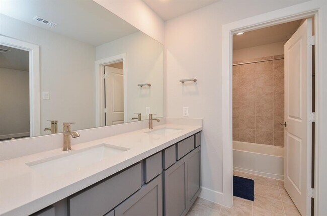 Building Photo - 9522 Rialto Creek Dr