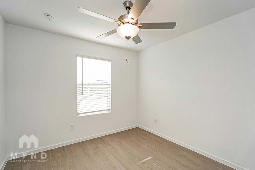 Building Photo - 2660 Mistwood Dr