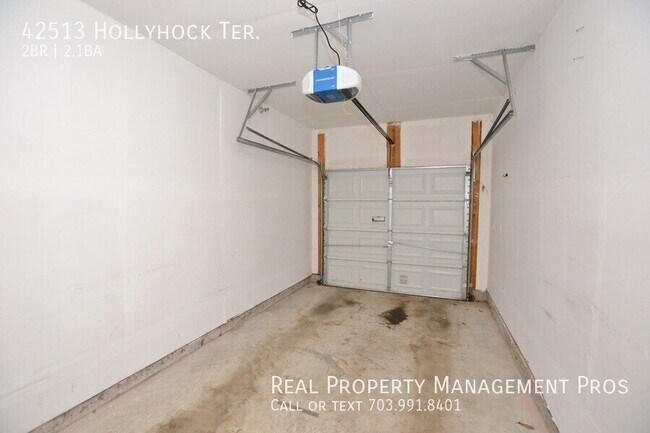 Building Photo - 42513 Hollyhock Terrace
