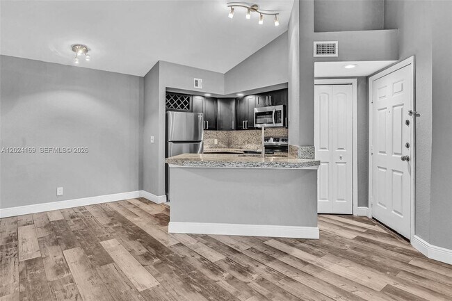 Building Photo - 3300 Pinewalk Dr N