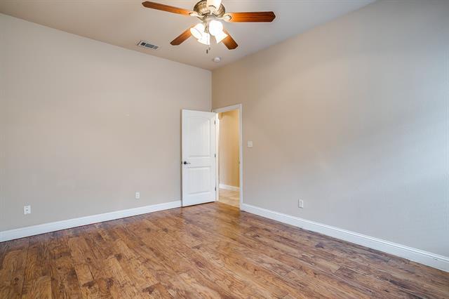 Building Photo - 1120 Whispering Meadows