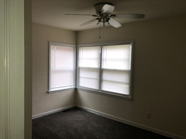Building Photo - Charming 3-Bedroom Home Near Kenosha Dream...