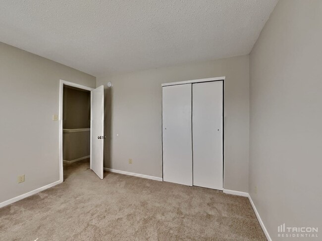 Building Photo - 59 Frostwood Ln