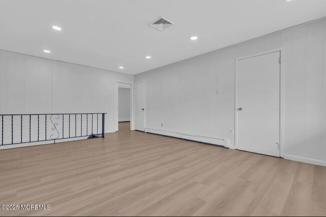 Building Photo - 1034 Zircon Dr