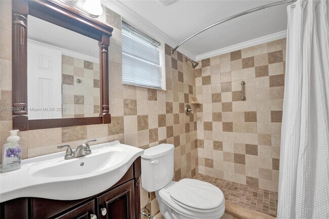 Building Photo - 106 Gardens Dr