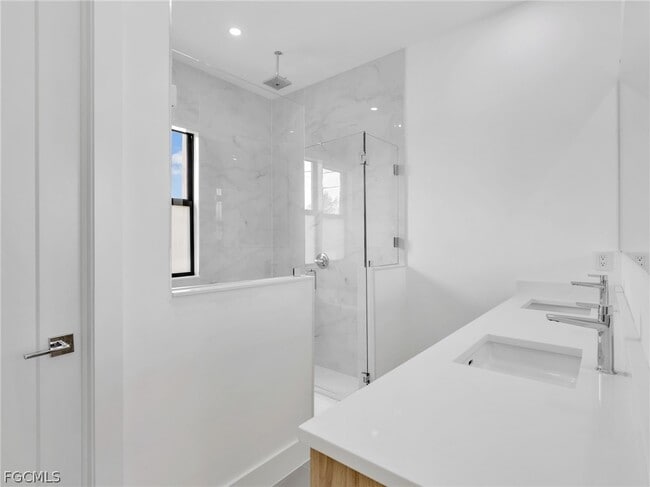 Building Photo - 6192 Kambach St