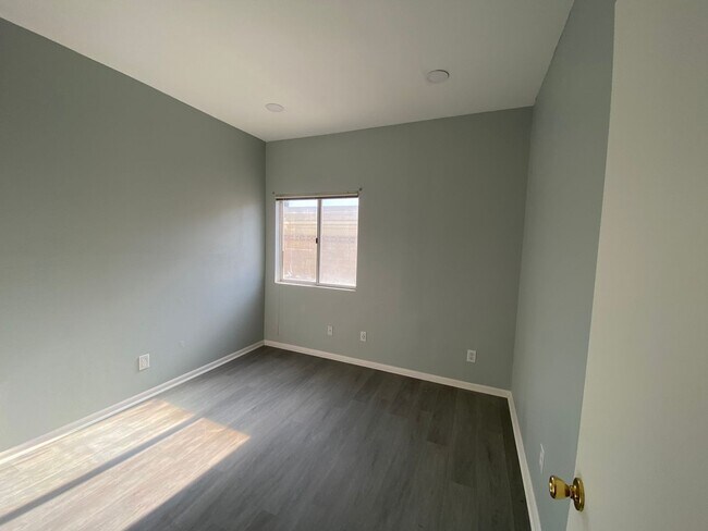 Building Photo - West Lancaster4 bedroom + bonus room