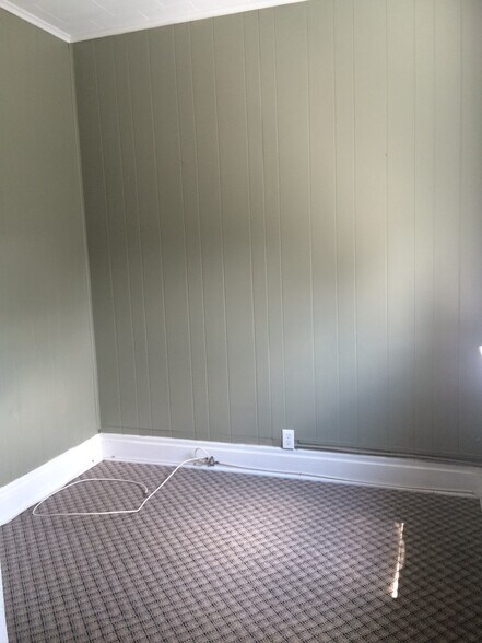 Building Photo - 307 25th St