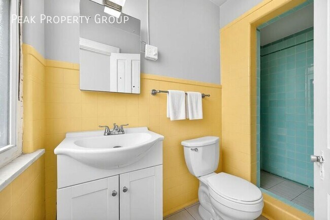 Building Photo - 2431 Ohio Ave