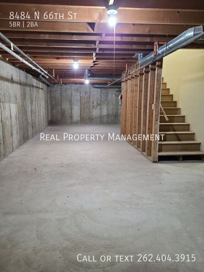 Building Photo - 8484 N 66th St