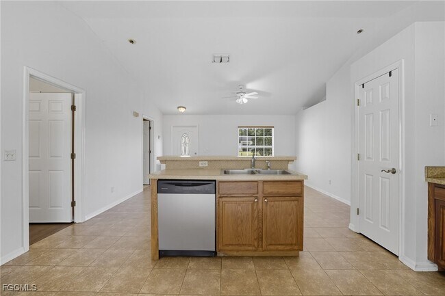 Building Photo - 3800 5th St SW