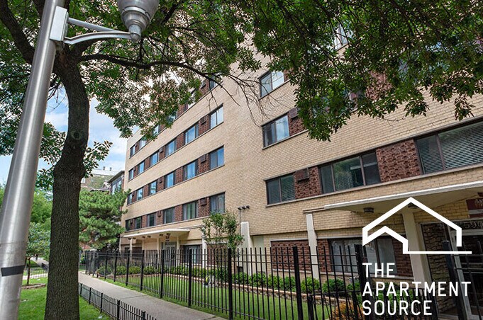 Building Photo - 5917 N Kenmore Ave