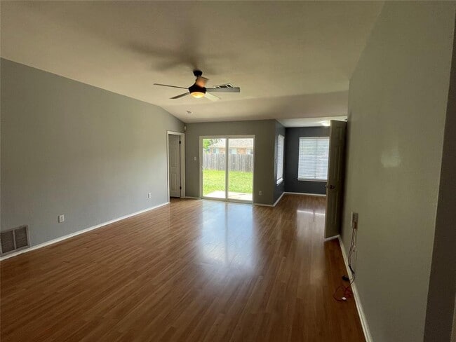 Building Photo - 2501 Willow Way