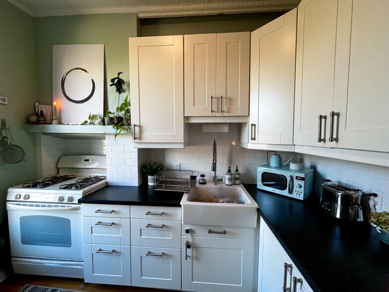 Kitchen - 219 Prospect Ave