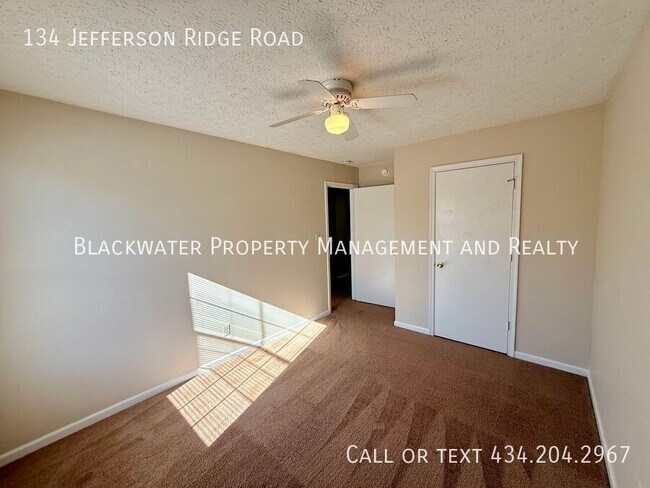 Building Photo - 134 Jefferson Ridge Rd