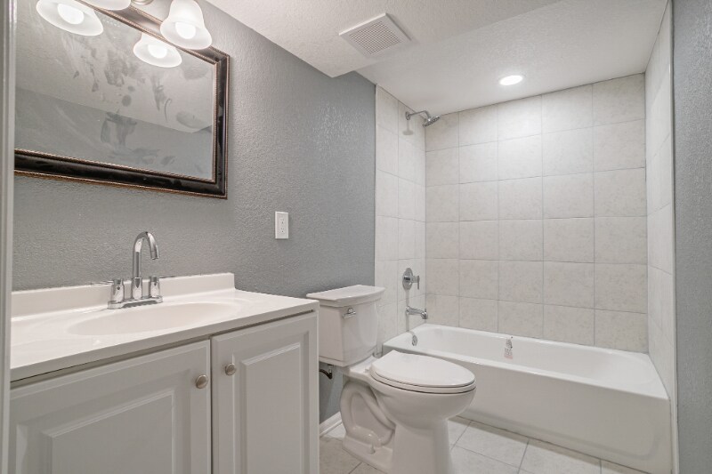 Building Photo - 13031 Dexter St