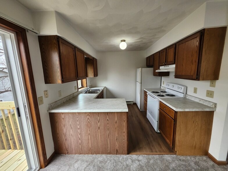 Building Photo - 4650 Hayes Rd