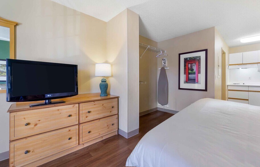 Building Photo - Furnished Studio-Nashville - Franklin - Cool Springs