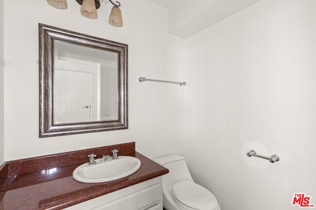 Building Photo - 3962 Oakfield Dr