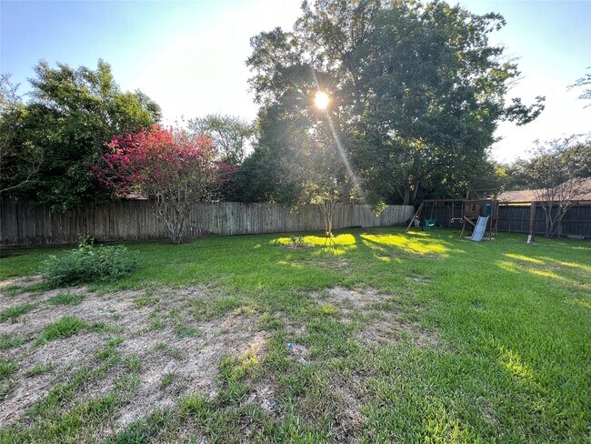 Building Photo - 13650 Cherrydown St