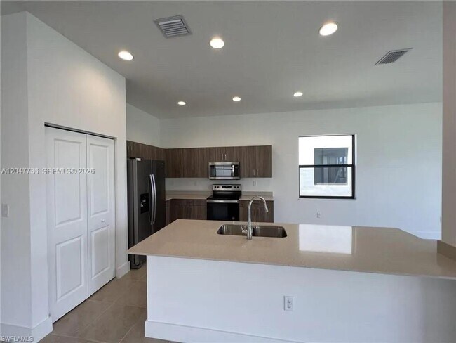 Building Photo - 5645 Cerva Ln