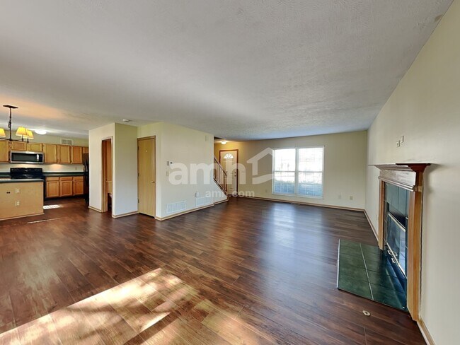 Building Photo - 3300 Darby Glen Blvd