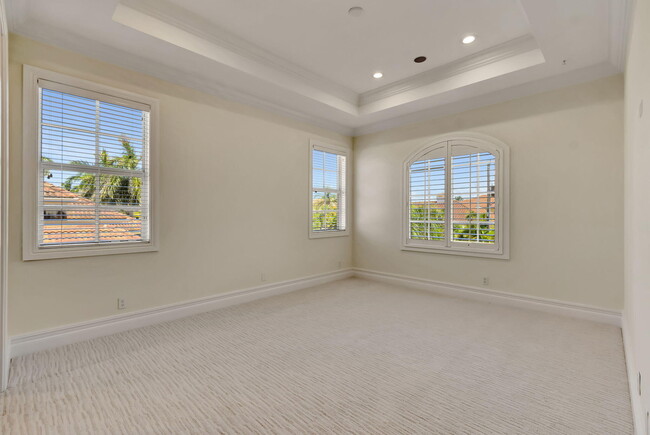 Building Photo - 953 Banyan Dr