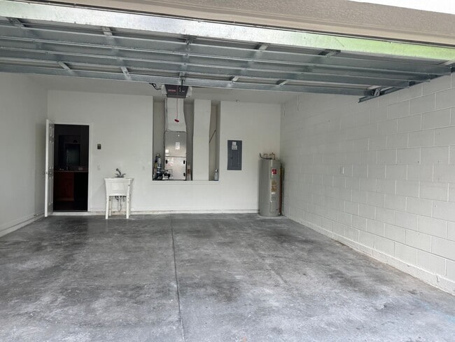 Building Photo - Avalon Lakes: 3 Bedroom, 2 Bathroom, 2 Car Garage home